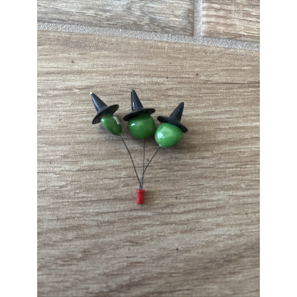 Department 56 M&M s‎ Haunted House Roof Ornament Only (house Not Included) - Picture 2 of 3